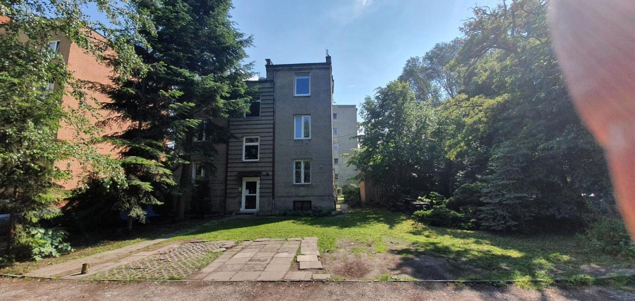 Juna2 - Nowoczesny Apartament W Centrum Z Widokiem Na Park Pruszkow Luaran gambar