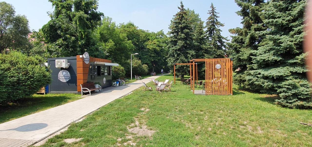 Juna2 - Nowoczesny Apartament W Centrum Z Widokiem Na Park Pruszkow Luaran gambar