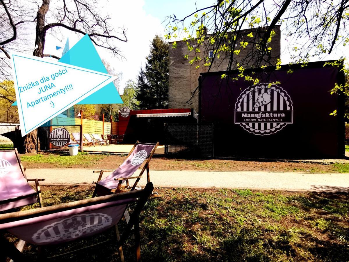 Juna2 - Nowoczesny Apartament W Centrum Z Widokiem Na Park Pruszkow Luaran gambar